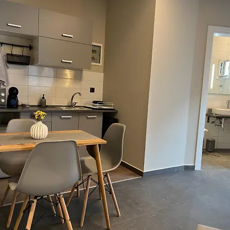 Meteorito アパート カランバカ